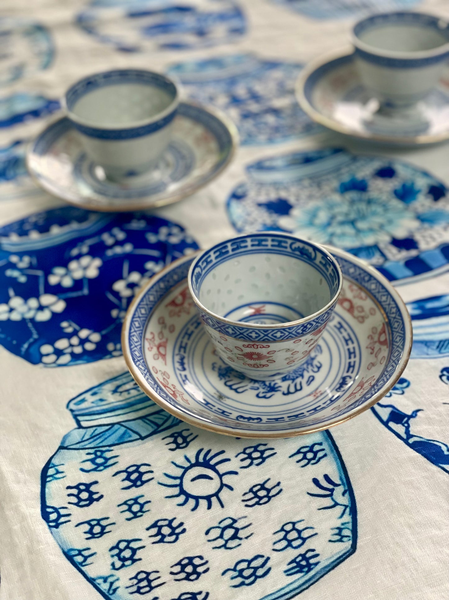 Ginger Jars Linen Tablecloth