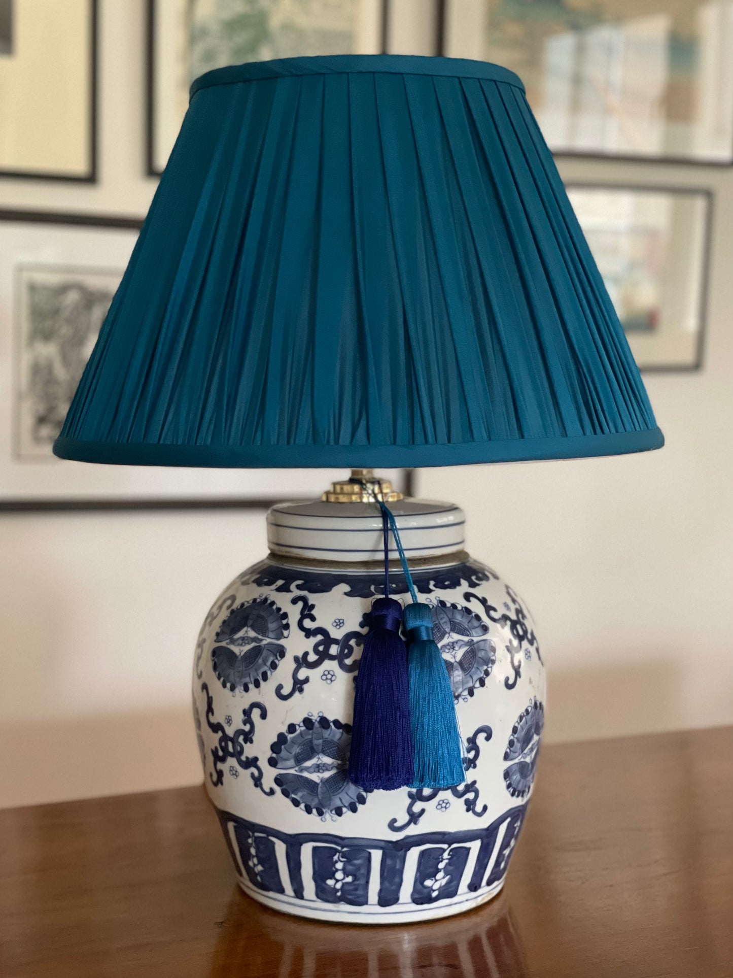 Butterfly Pairs Ginger Jar Lamp