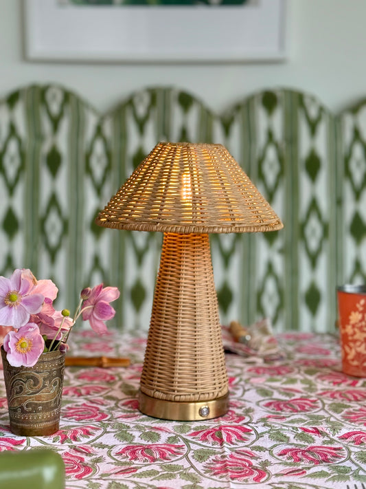 Palawan rattan rechargeable lamp