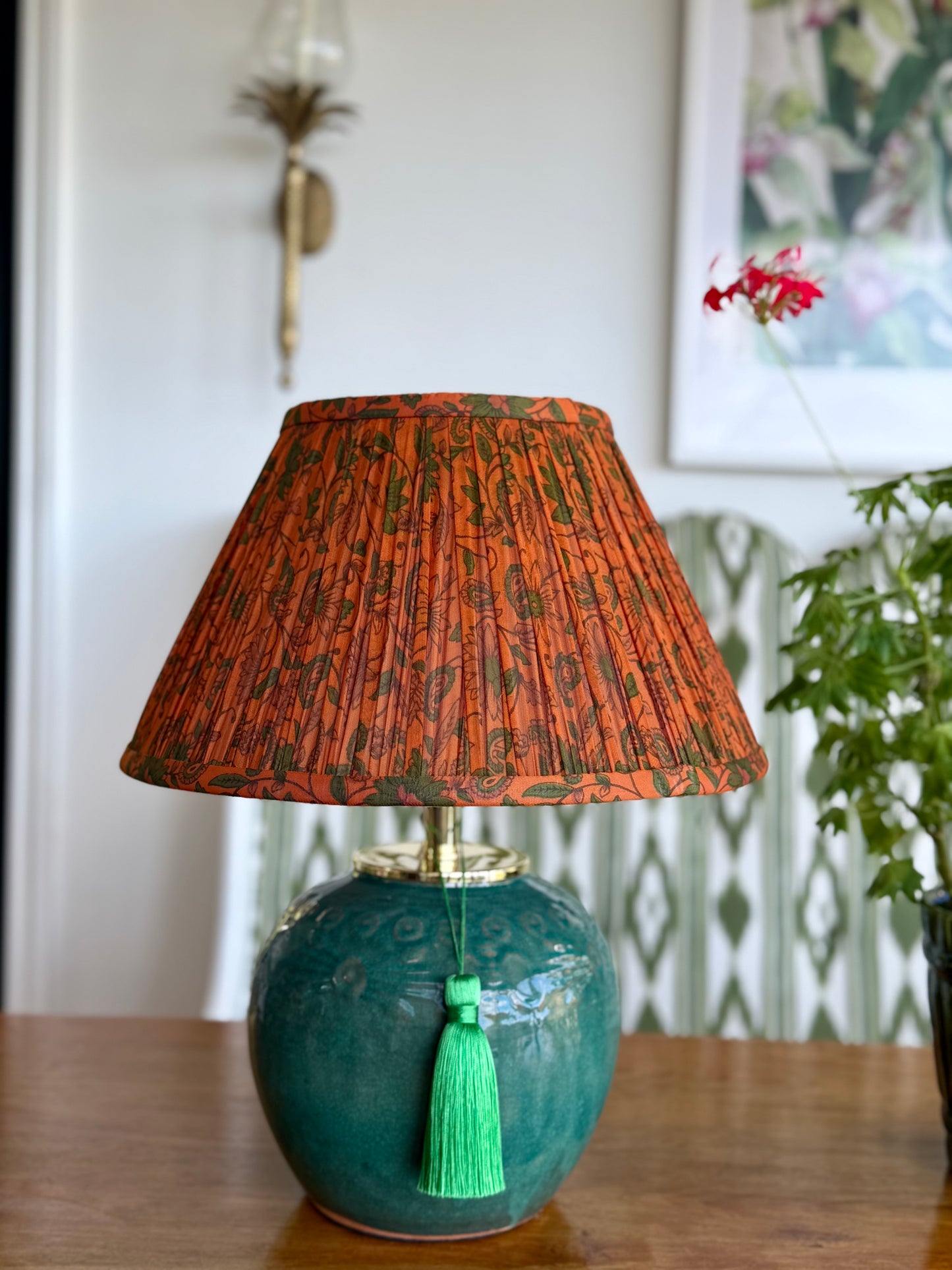 Hunan Jade Floral Relief Lamp