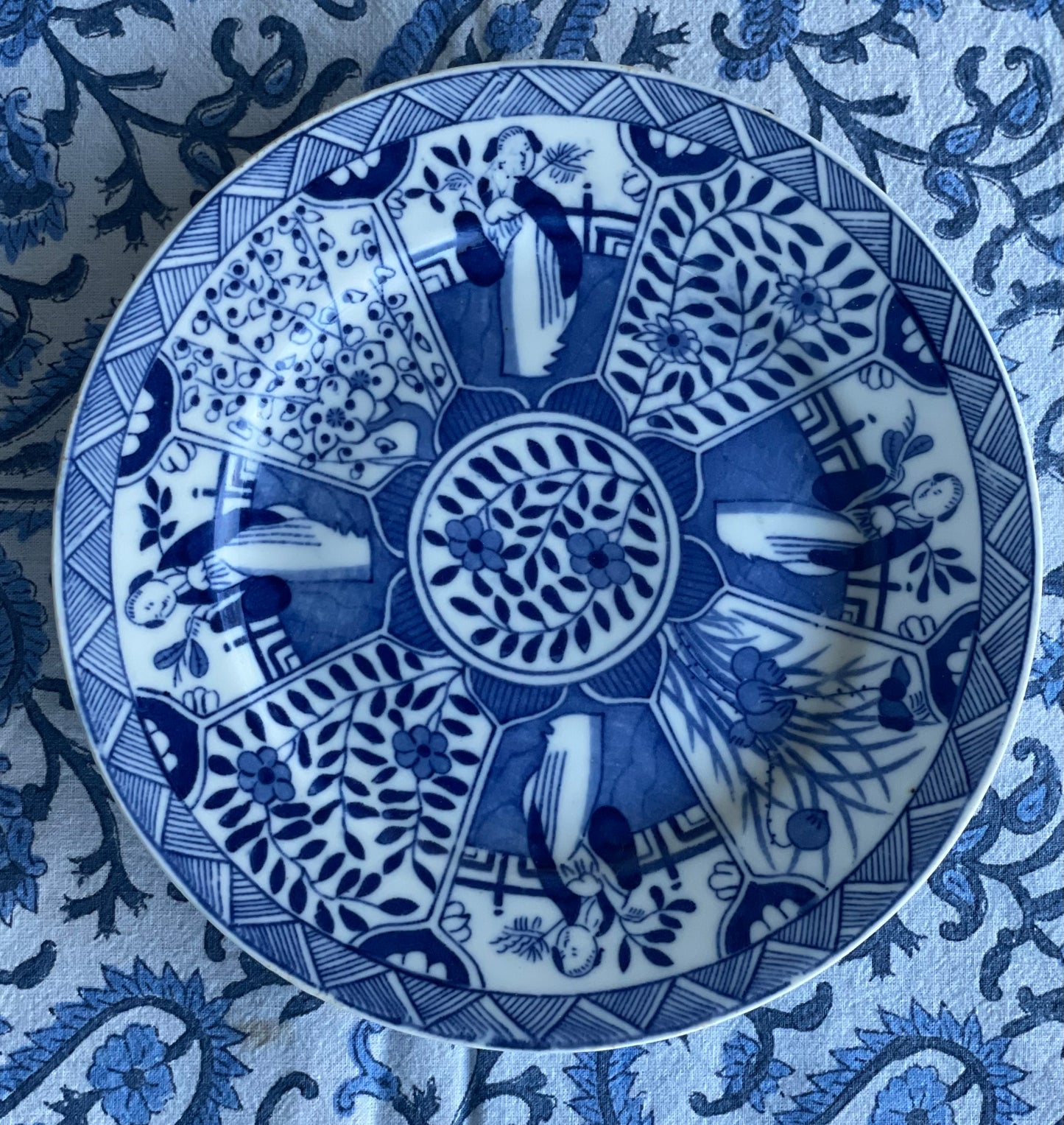 Vintage Dutch Chinoiserie Plates