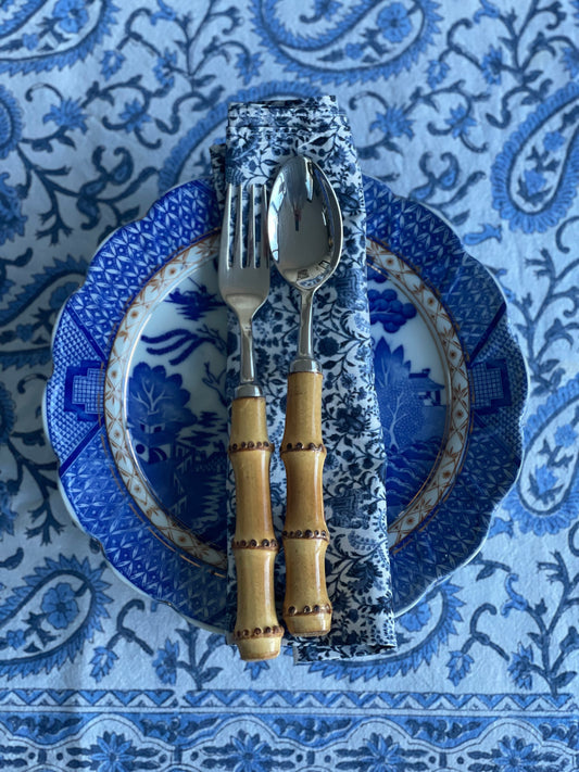 Vintage 'Blue Willow' Dinner Plates: set of 4