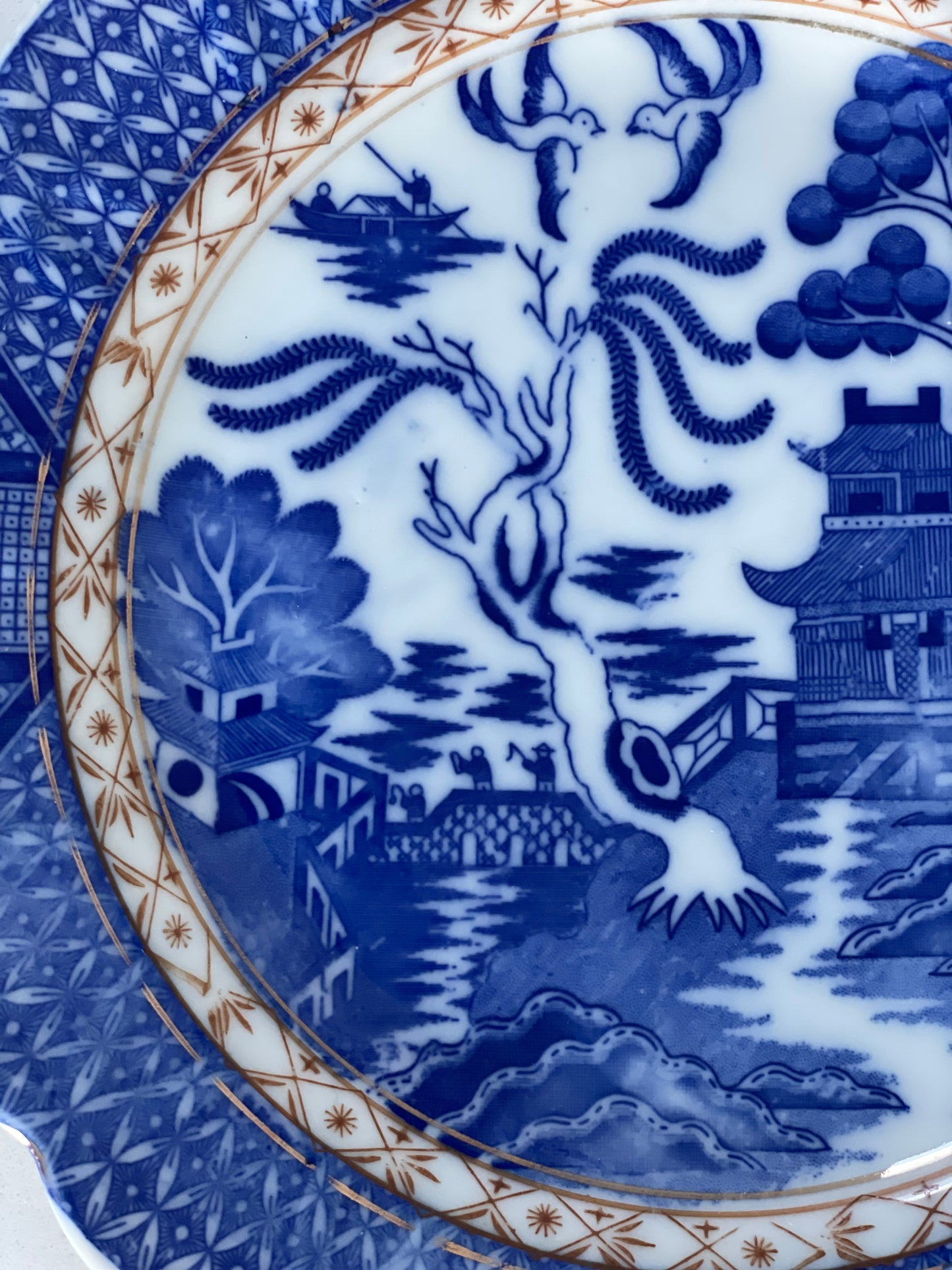 Vintage 'Blue Willow' Dinner Plates: set of 4