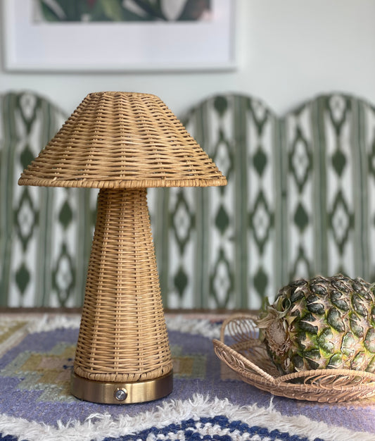 Palawan rattan rechargeable lamp