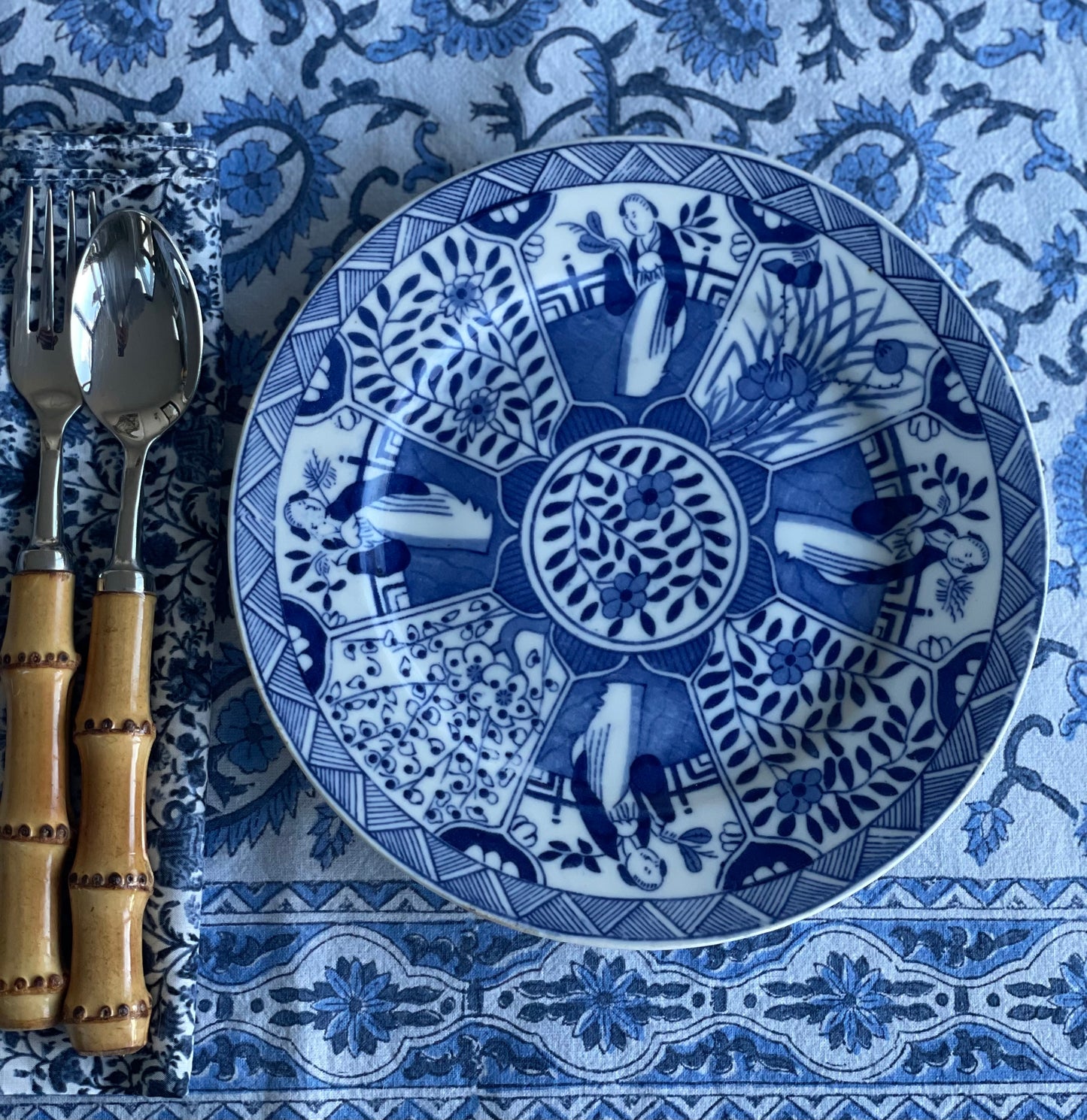 Vintage Dutch Chinoiserie Plates