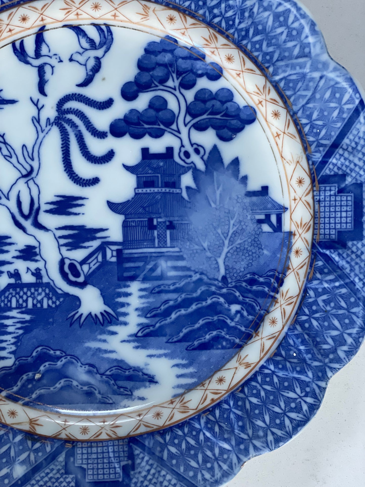 Vintage 'Blue Willow' Dinner Plates: set of 4